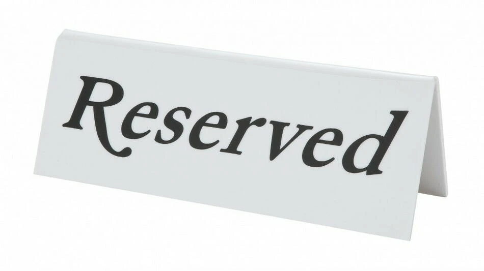 Reservert-skilt i hvit plast BTBL3453 by Beaumont color Svart