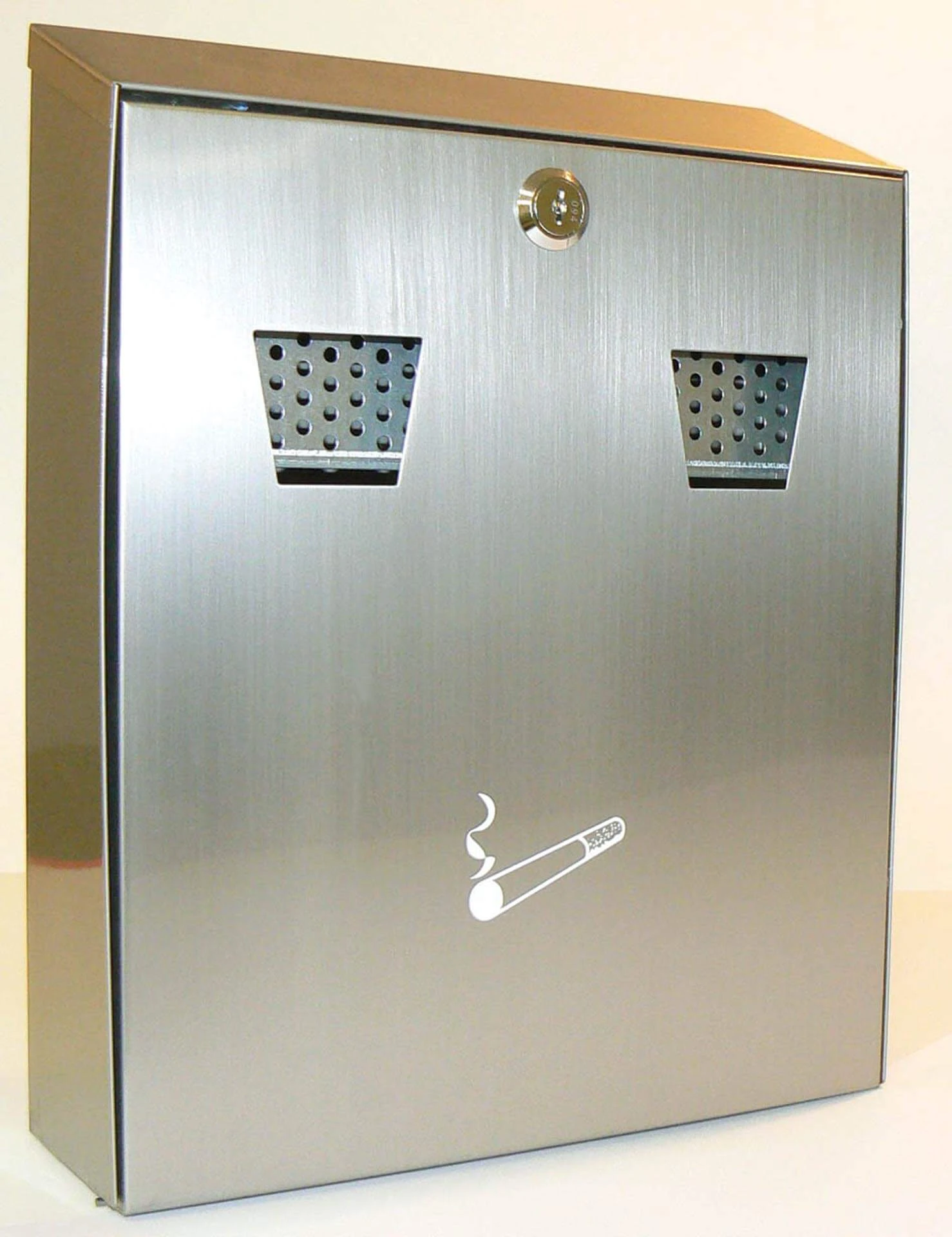 Askebeger Rustfritt stål Veggmontert BTBLASHBINSS by Beaumont color Silver