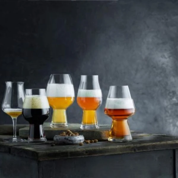 Luigi Bormioli Birrateque ølglass IPA 54 cl 94500305 by Luigi Borm color Svart