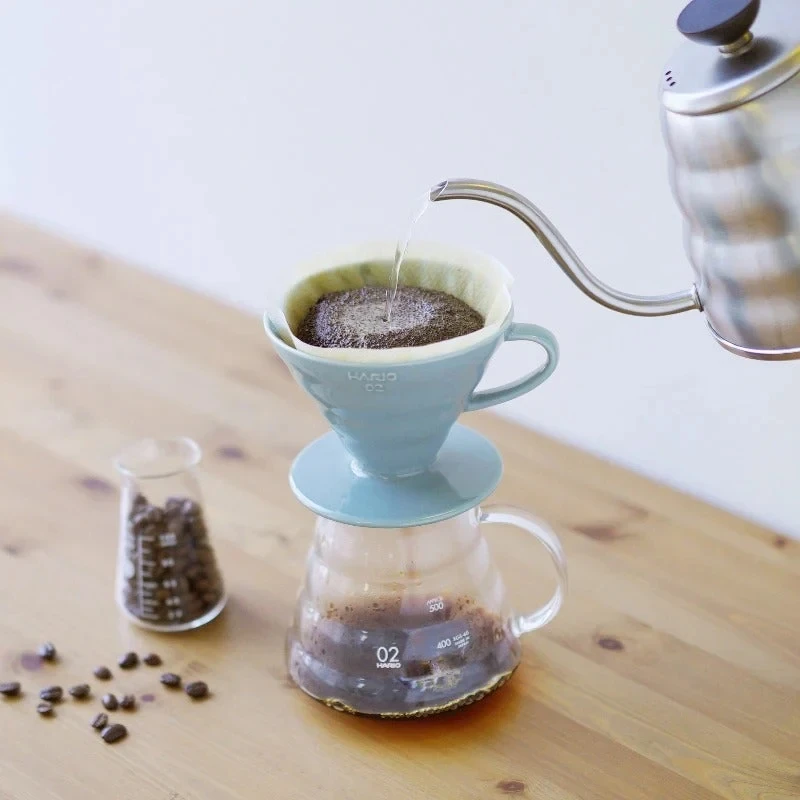 V60 Keramisk Colour 02 Dripper - Blå VDC-02-BU by Hario color Svart