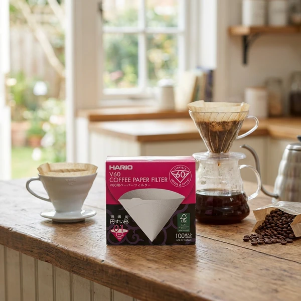 V60 Kaffefiltre - 01 - 100 stk. i eske - Hvit VCF-01-100WK by Hario color Svart