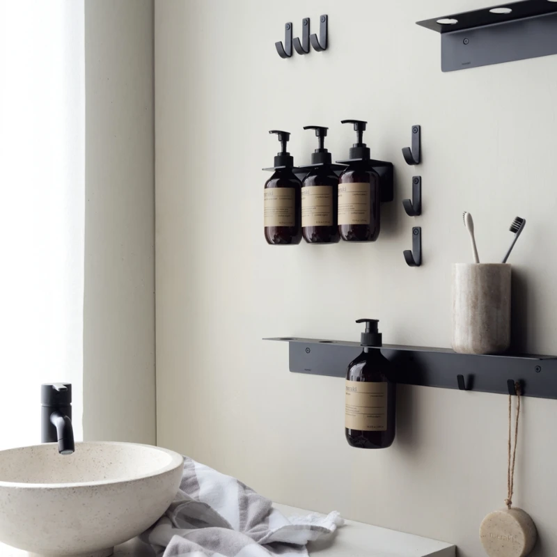 Meraki Veggoppheng, Børstet sort finish 308580102 by Meraki color Svart