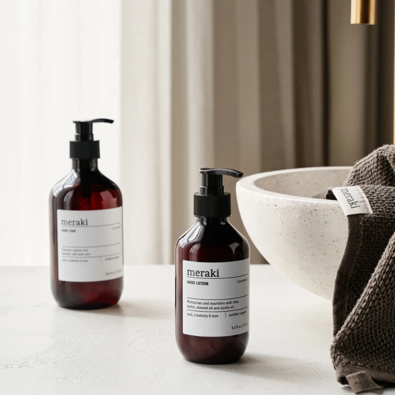 Meraki Hand lotion, Pure basic, Brun 311060511 by Meraki color Bruin