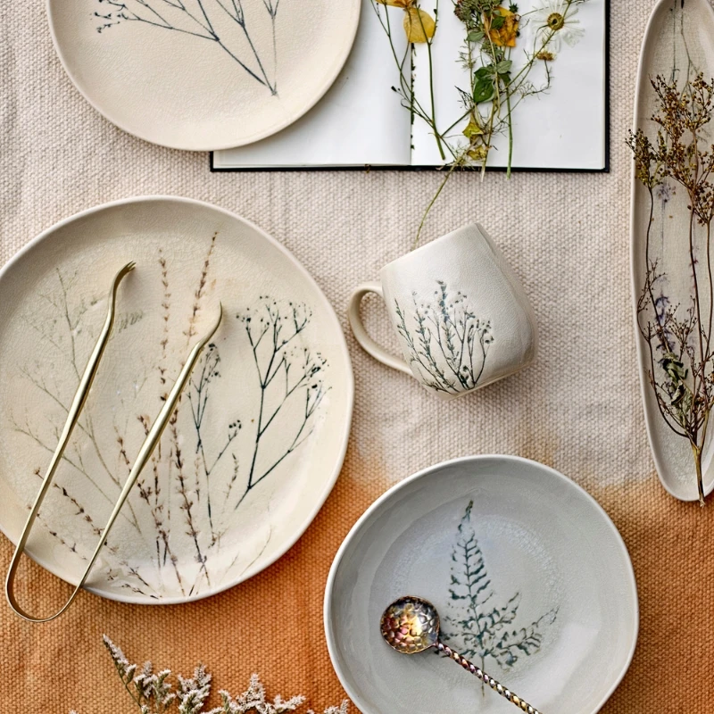 Bea Servisesett, Natur, Steintøy 4 x 3 stk 82060574 by Bloomingville color Svart