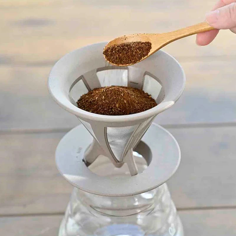 Cafeor Dripper i beige - Hario CFOD-02-B  color Svart