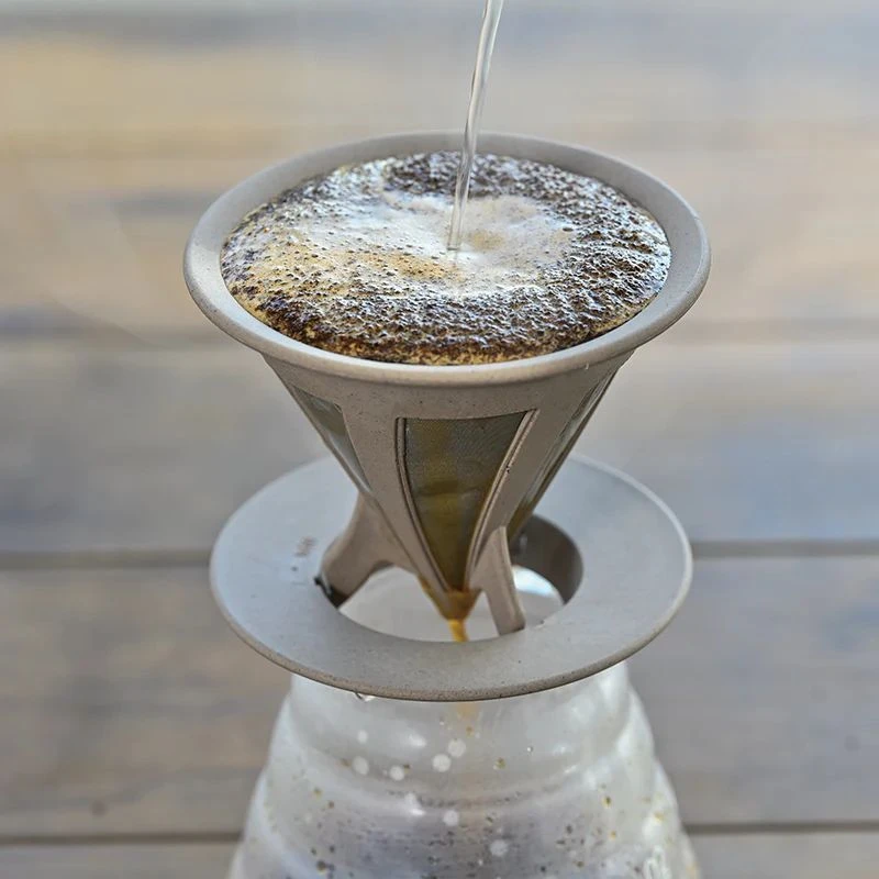 Cafeor Dripper i beige - Hario CFOD-02-B  color Svart