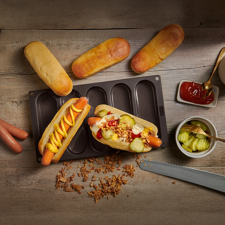 Lurch Pølsebrød Bakeform i Silikon 30x16 cm 5 stk LU85093 by LURch color Svart