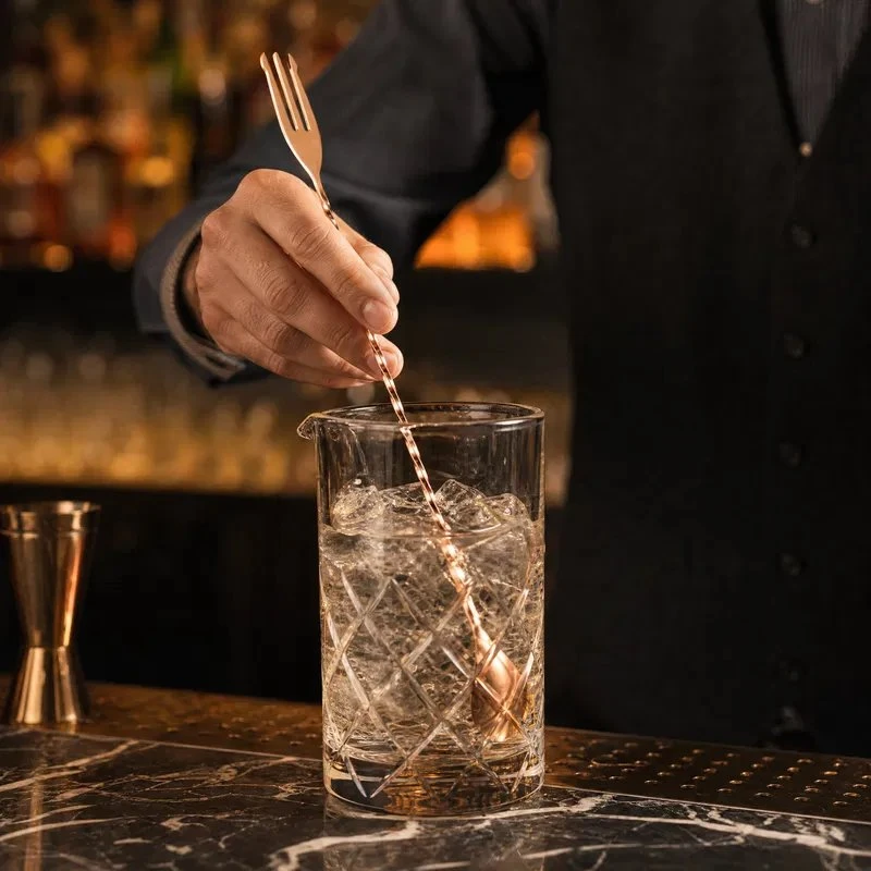 Cocktailskje med gaffel kobber - Mezclar BTBL3679 by Beaumont color Koppar