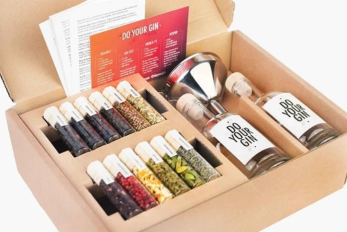 Lag din egen gin gaveeske – Lag din egen gin Doyourown2 by Rbdrinks color Svart