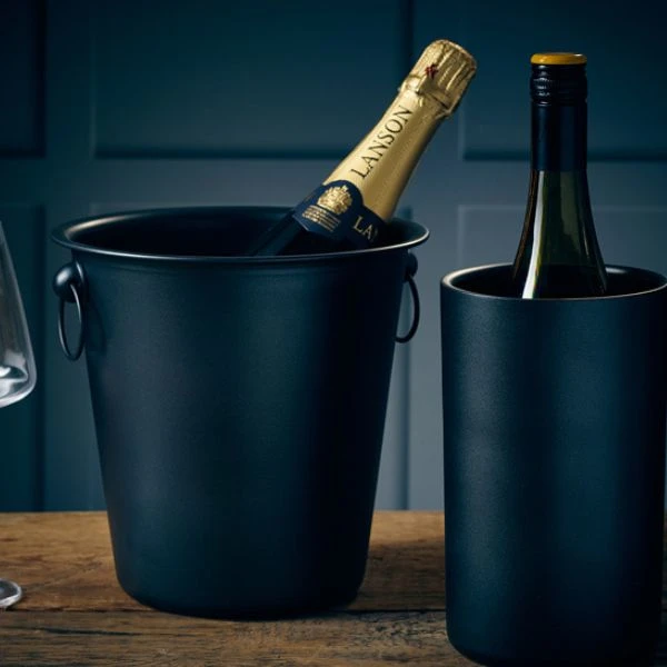 GenWare Metallic Black Vinkjøler i Rustfritt Stål 26203MTBK by Genware color Svart