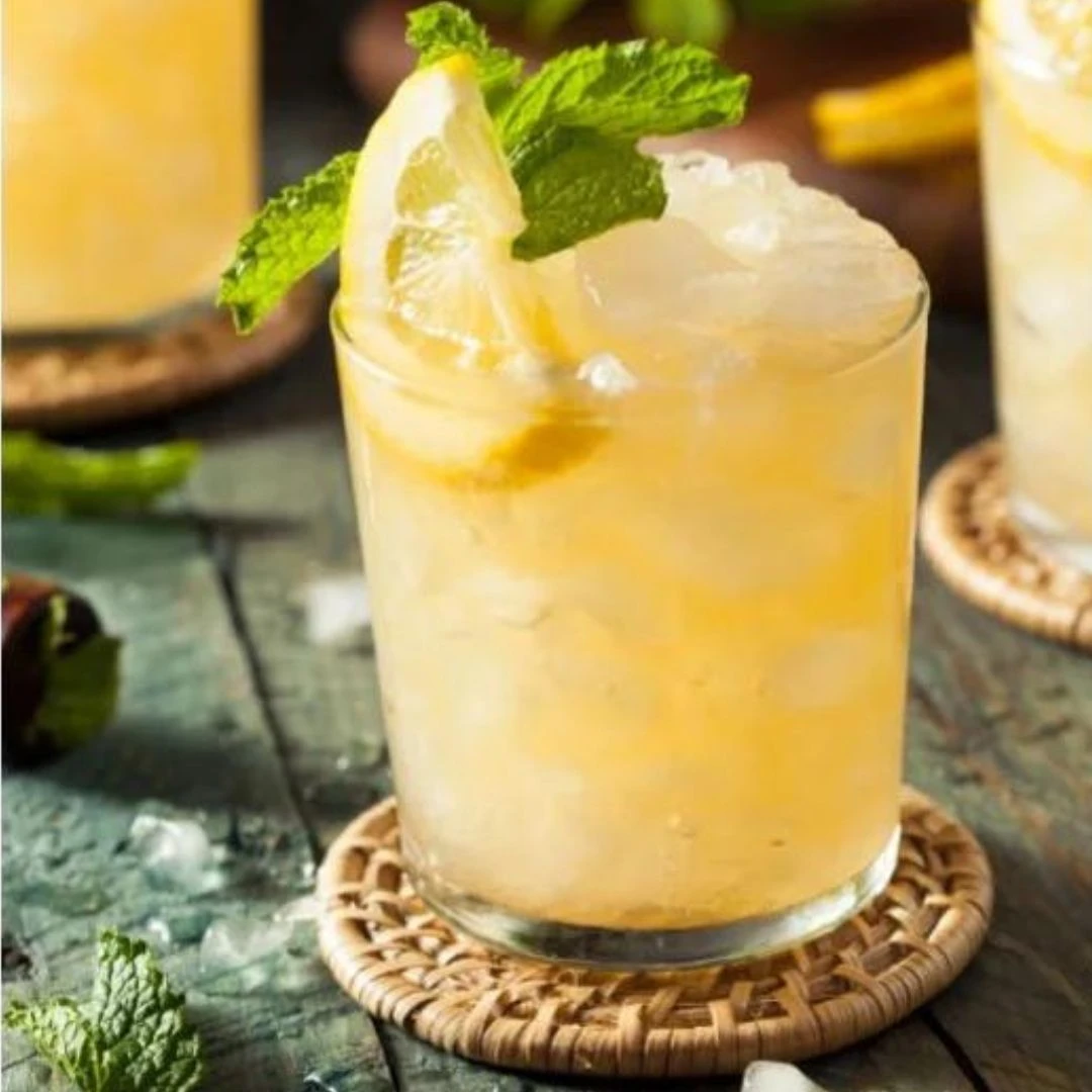 Honey Lemon Smash Cocktailoppskrift