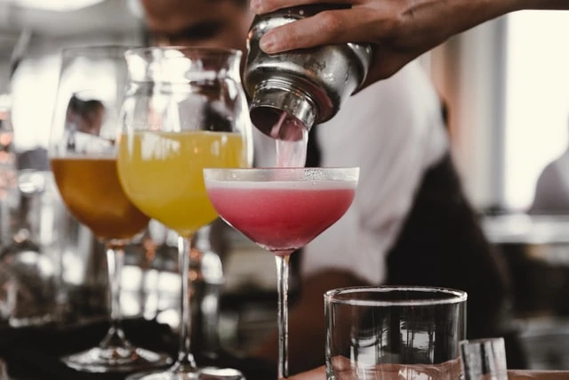 7 baruttrykk du bør kjenne – oppdater ferdighetene dine bak baren