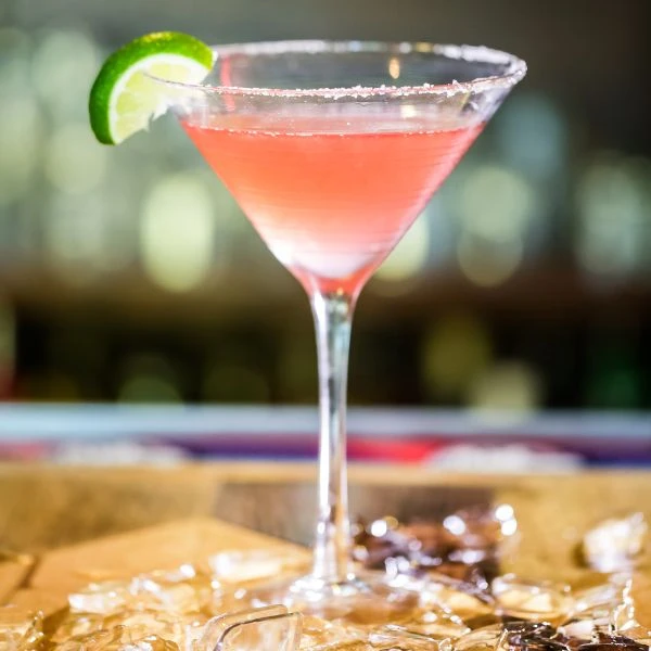 Oppskrift på Cosmopolitan-cocktail