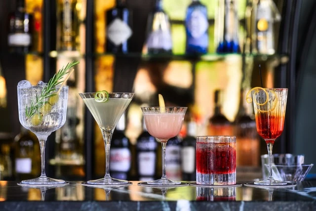 Kjenn dine cocktailglass – 5 forskjellige typer til hjemmebaren
