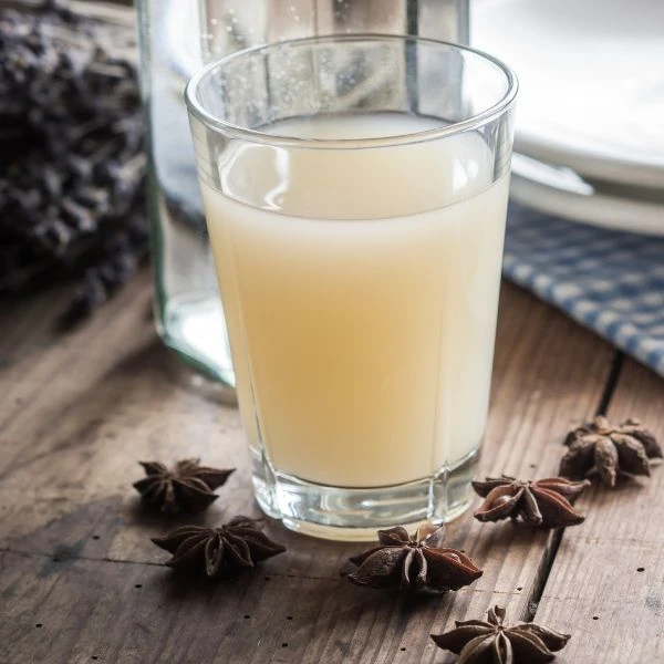 Hva er Pastis? Bli klokere på den franske brennevinen.