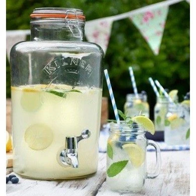 en flot kilner dispenser med lemonade